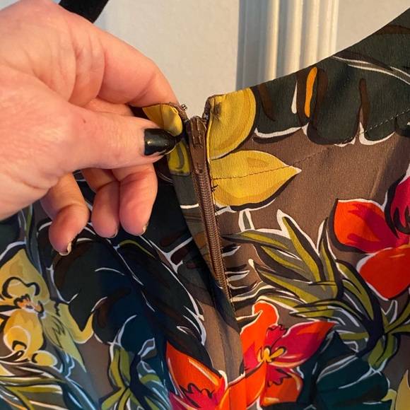 Vintage GILLIAN 100% SILK Floral Abstract Faux Wrap Dress | Size 6 - Picture 7 of 8